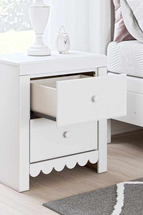 Mollviney Nightstand